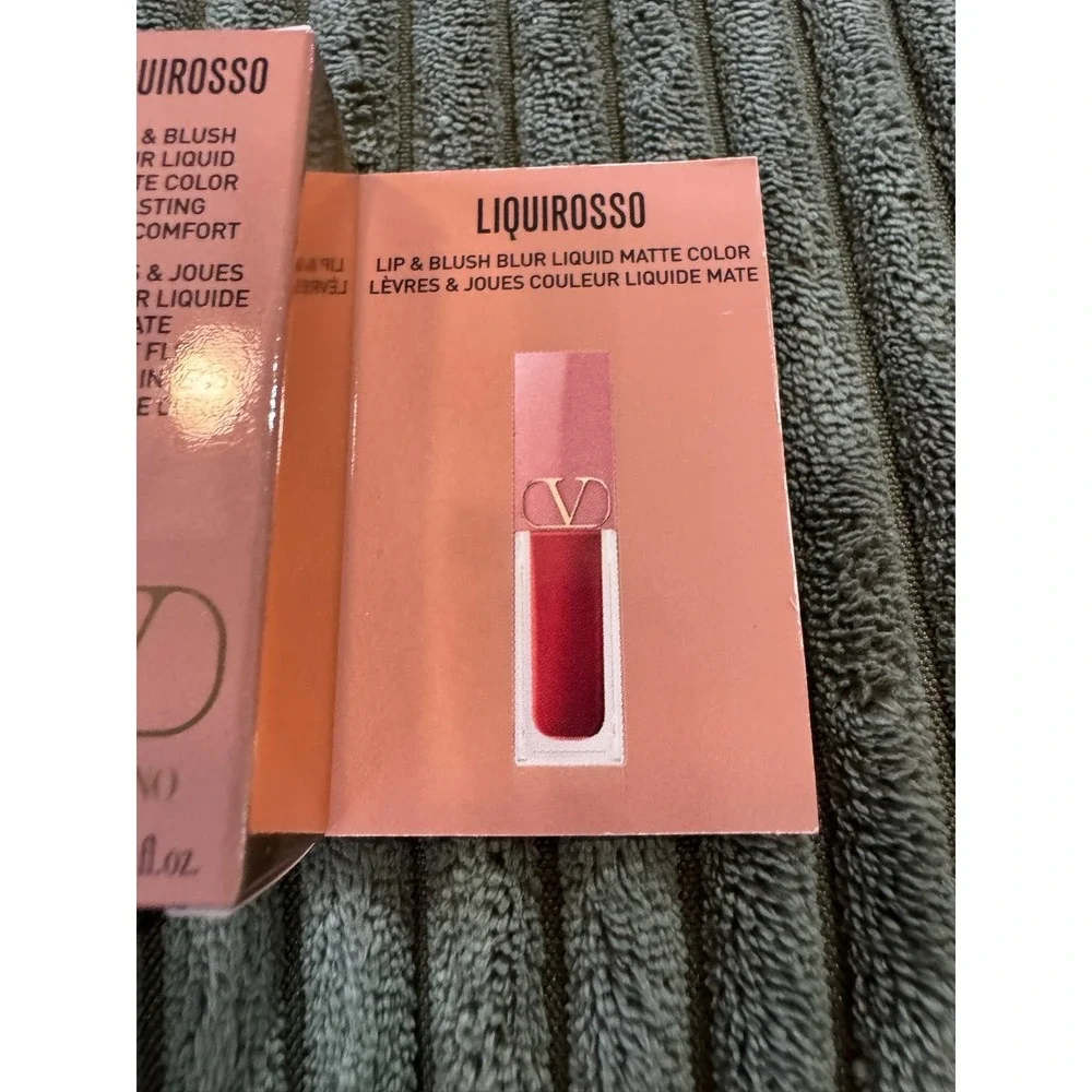 Valentino Liquirosso Lip and Blush Blur Liquid Matte Color High Comfort‎ Lasting